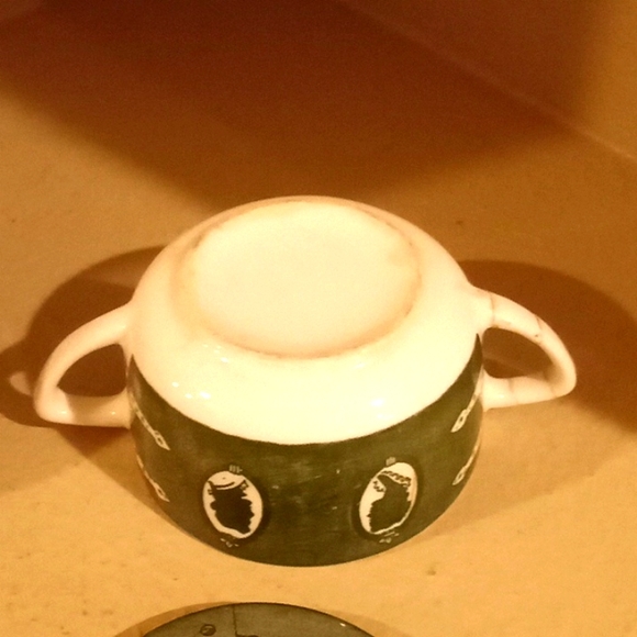 Vintage-Colonial Homestead by Royal. Handled Sugar Bowl with Lid & Creamer - Picture 8 of 12